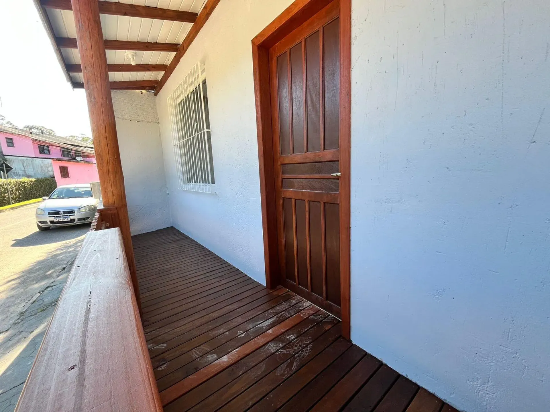 1-bedroom apartment with laundry area, no parking — photo 3