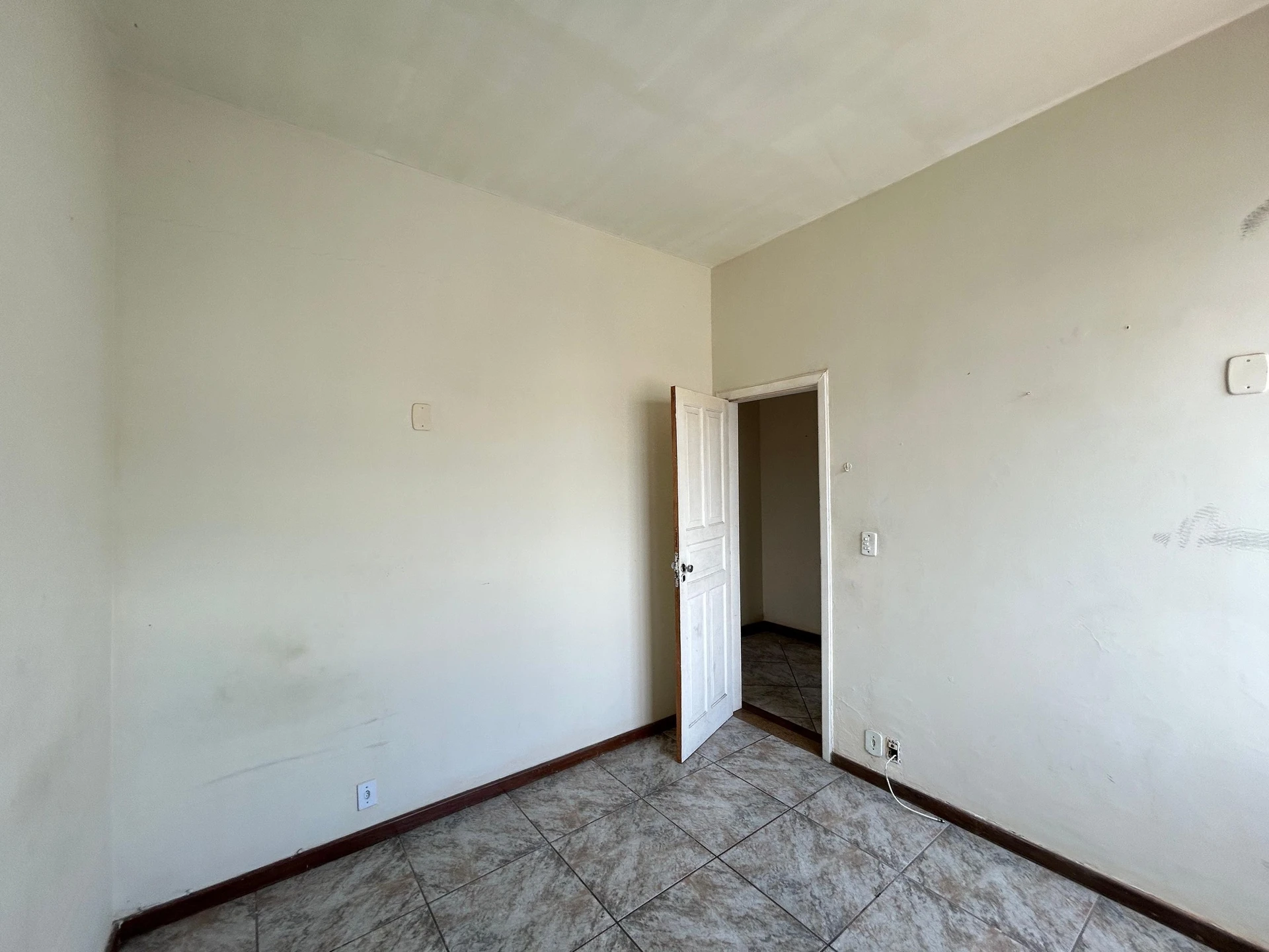 3-bedroom apartment with a walk-in closet — photo 23