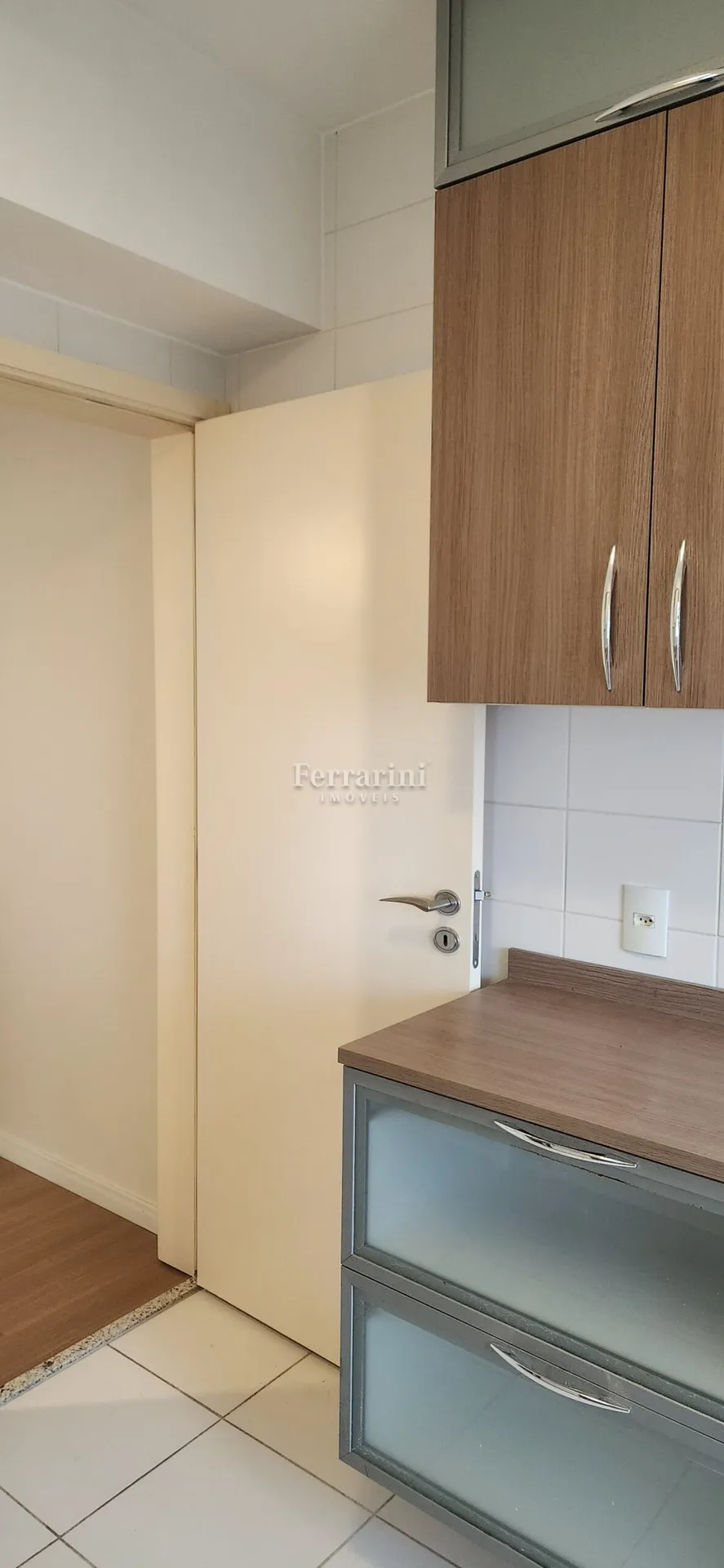 Apartment with 3 bedrooms and a closed kitchen — photo 8