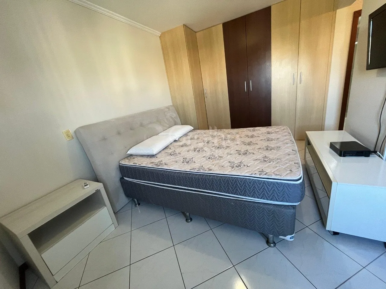 Apartamento amueblado de 2 dormitorios con parrilla en balcón — photo 21