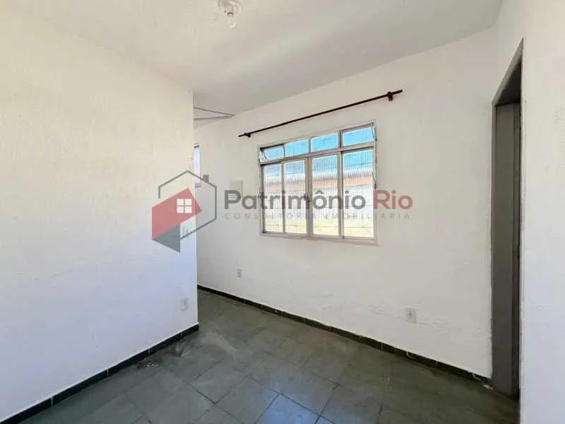 1-bedroom apartment with a compact kitchenette — photo 16