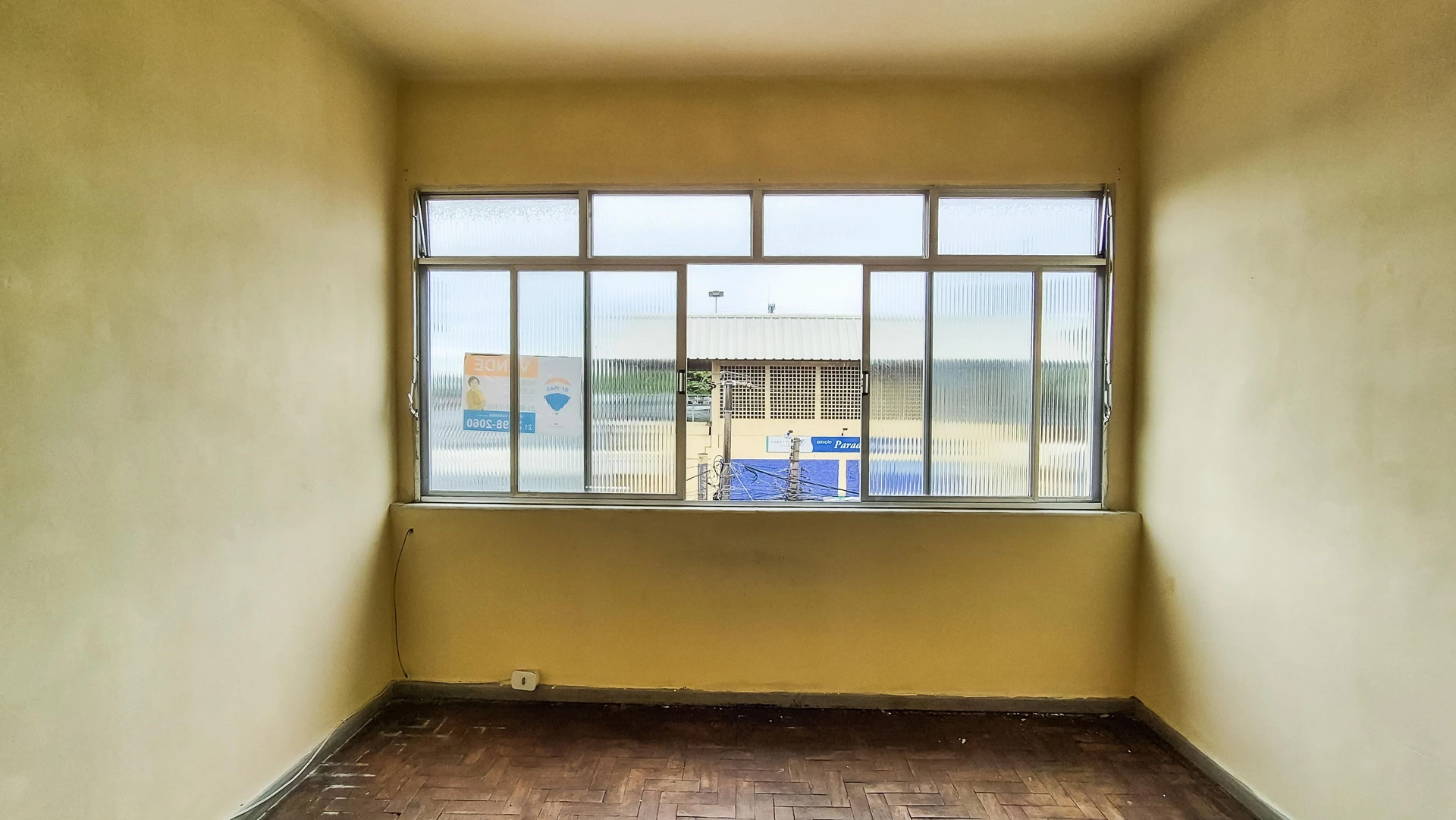Apartment with no parking, 2 bedrooms and 1 bathroom — photo 36