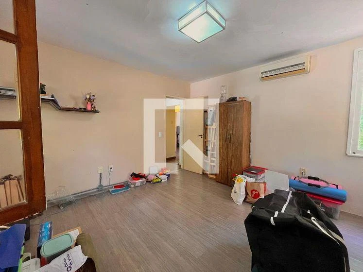 Furnished house, 350 m², with a glass-enclosed balcony — photo 31