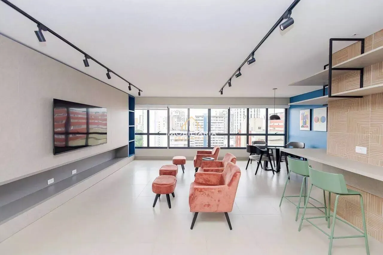 One-bedroom apartment in a building with a coworking space — photo 16