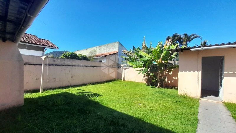 Casa de 3 dormitorios con balcón gourmet en Florianópolis — photo 30