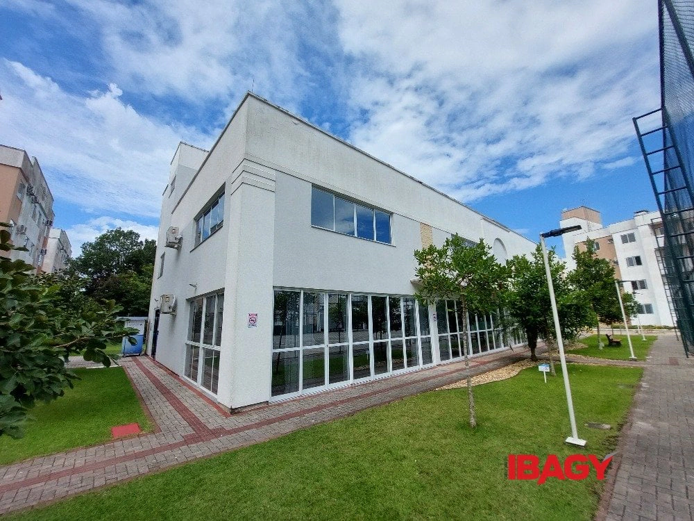 Приватное барбекю и 2 спальни: квартира 55 м² — photo 28
