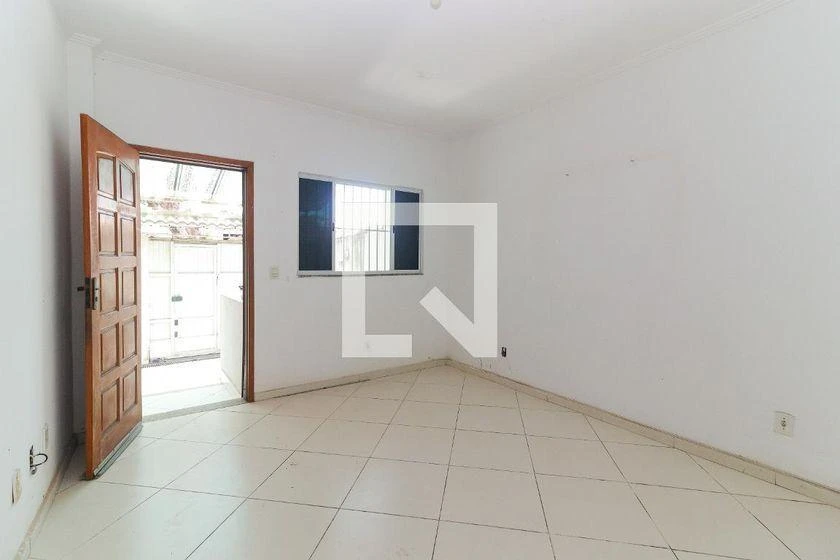 Balcony with a grill in a 2-bedroom house, 125 m² — photo 28