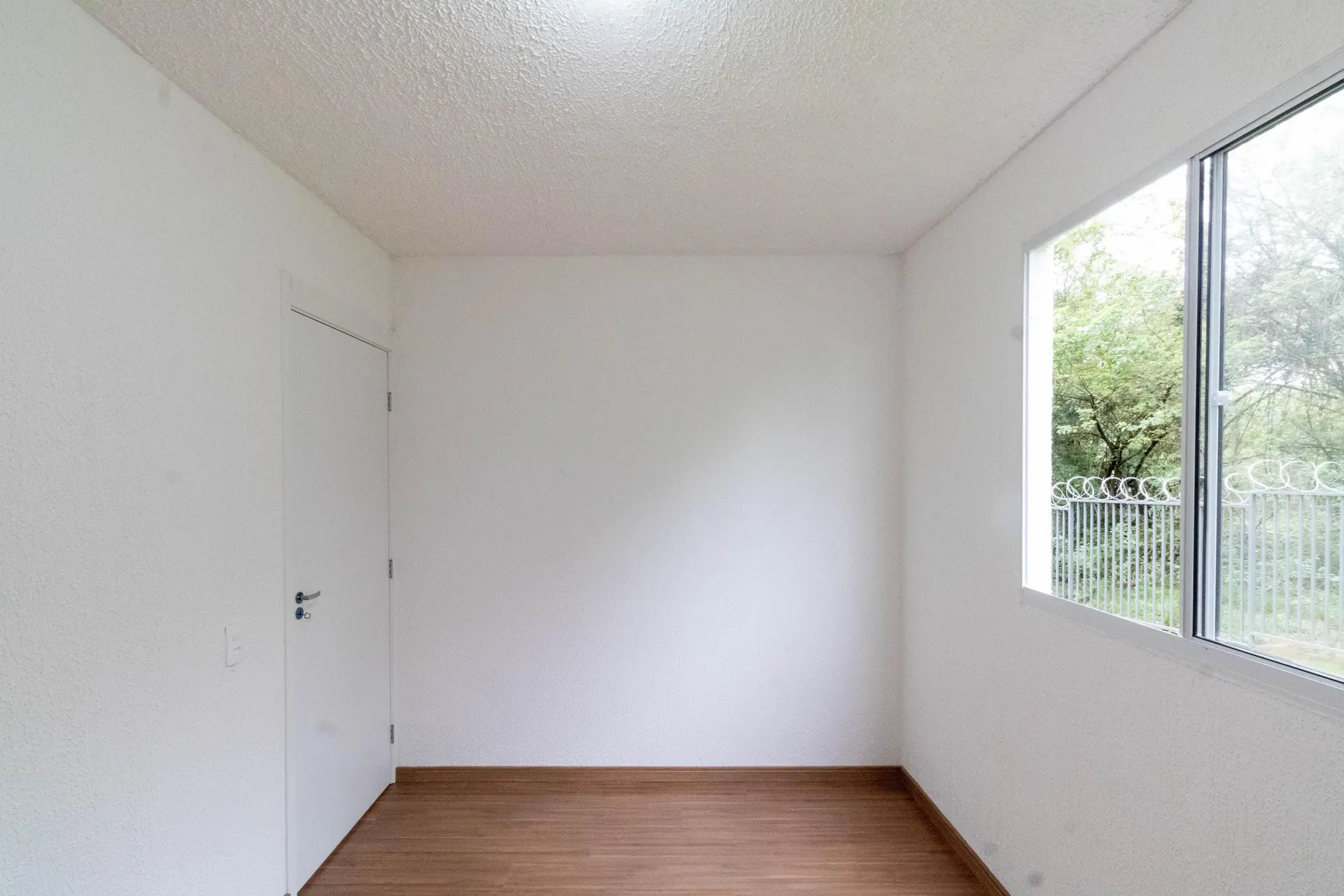 2-bedroom apartment in a building with a gym — photo 22