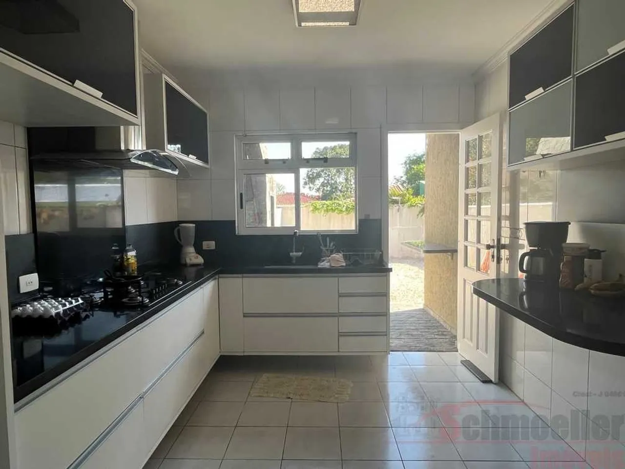 Sobrado com 3 dormitórios e churrasqueira privativa — photo 13