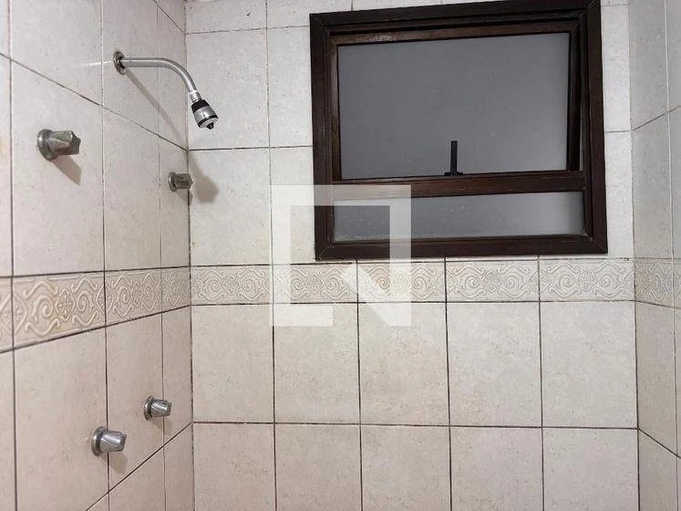 One-bedroom apartment in a building with a pool — photo 16