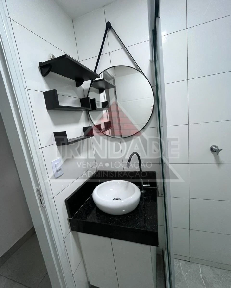 One-bedroom apartment with a washing machine — photo 10