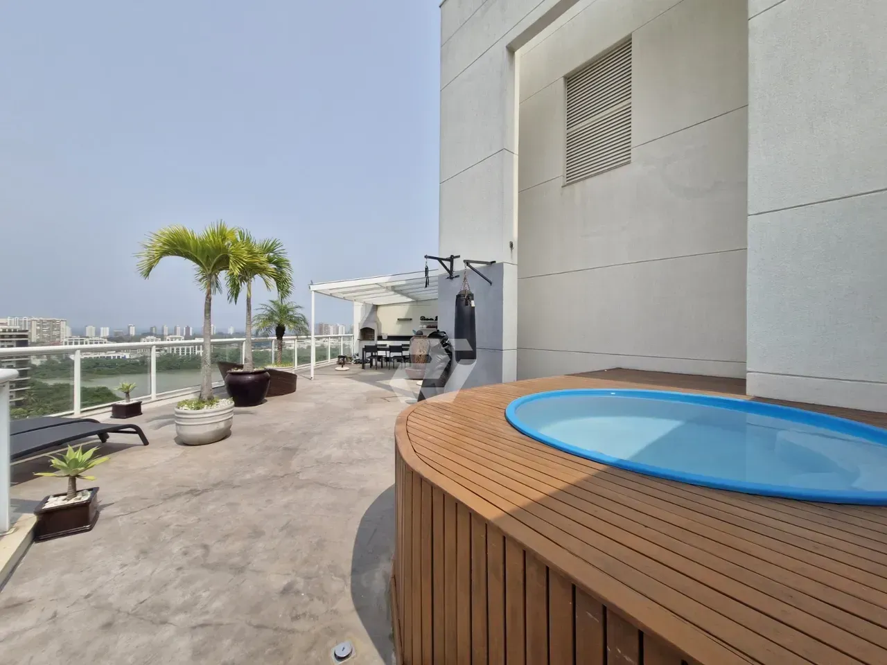 Furnished 4-bedroom apartment with 4 bathrooms — photo 5