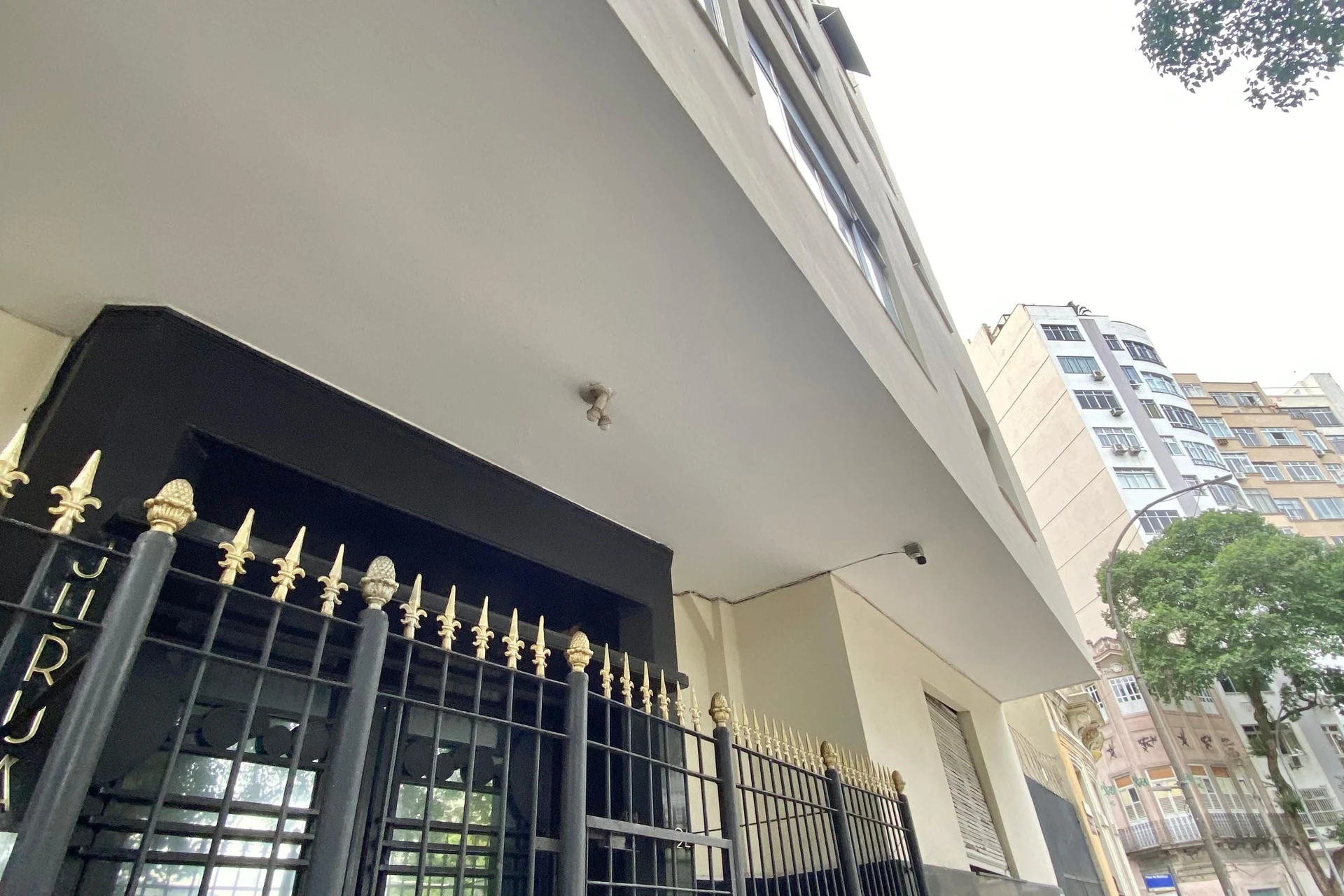 2-bedroom apartment with a private BBQ — photo 34