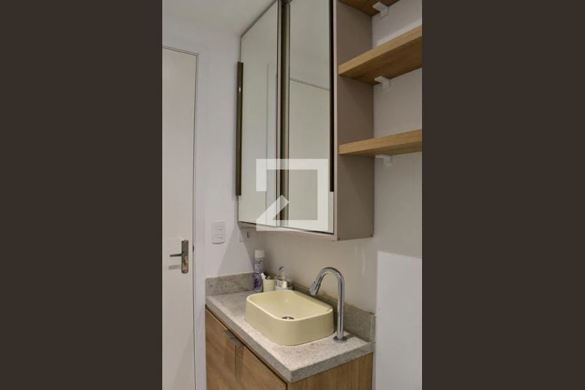 Washing machine in a one-bedroom apartment, 33 m² — photo 37
