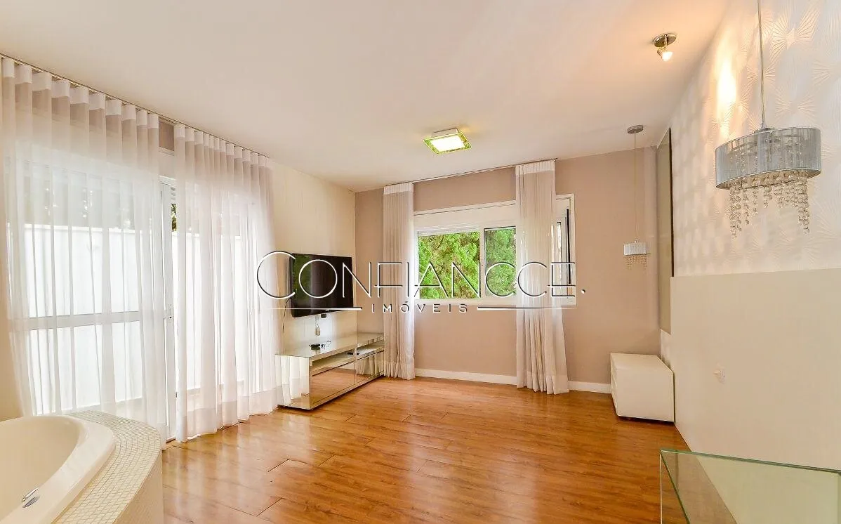 Камін та 4 спальні: будинок 250 м² — photo 20
