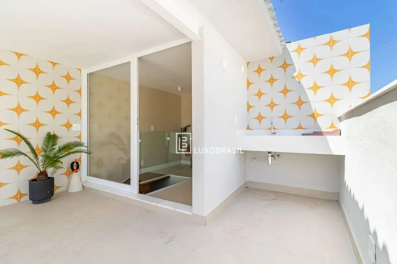 Furnished apartment with 2 bedrooms and 2 bathrooms and a terrace — photo 16