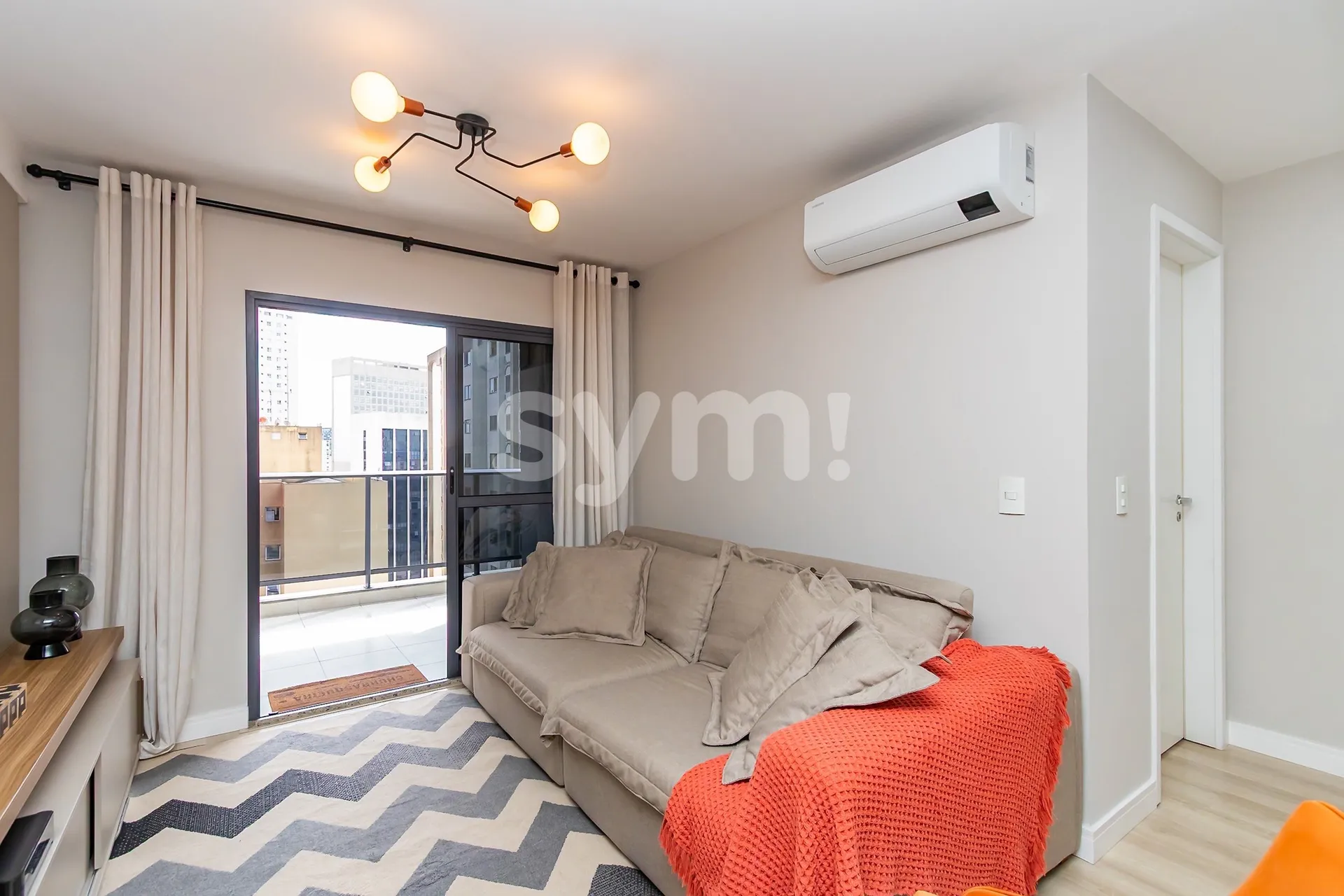 Furnished 2-bedroom apartment with a balcony grill — photo 9