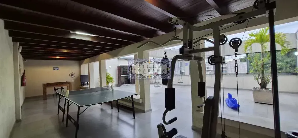 350 m² penthouse with 5 bedrooms and a glass balcony — photo 61