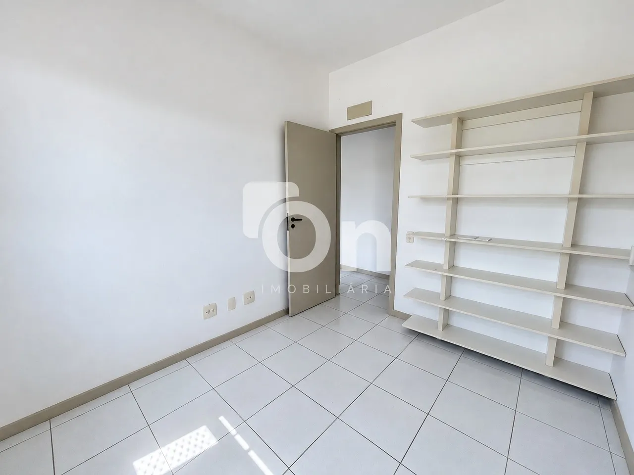 Furnished apartment, 80 m², with a washing machine — photo 17