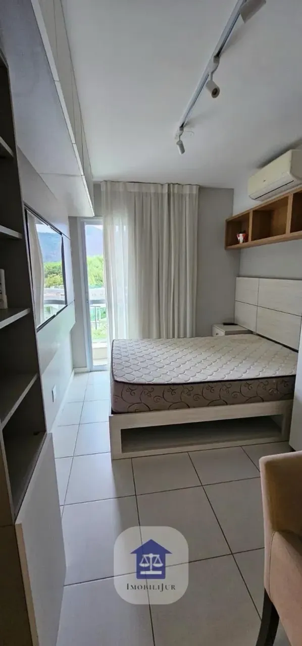 Unfurnished 4-bedroom cover with a gas stove kitchen — photo 3