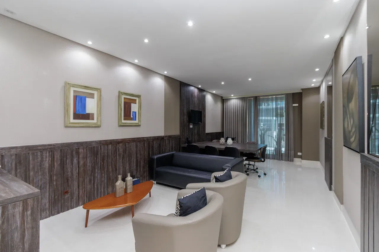 One-bedroom apartment in a building with a coworking space — photo 11