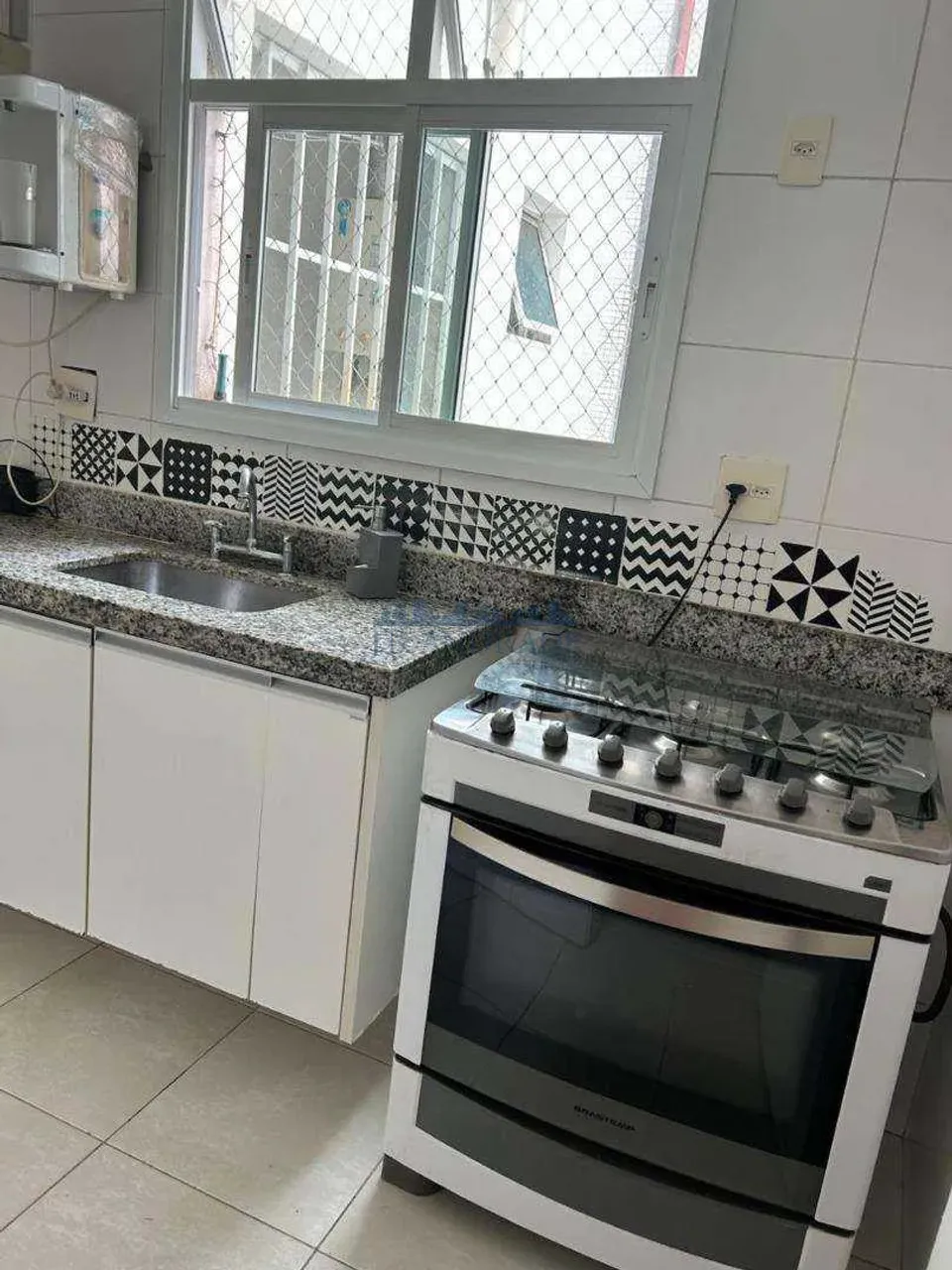 Apartamento mobiliado com 2 quartos e varanda — photo 3