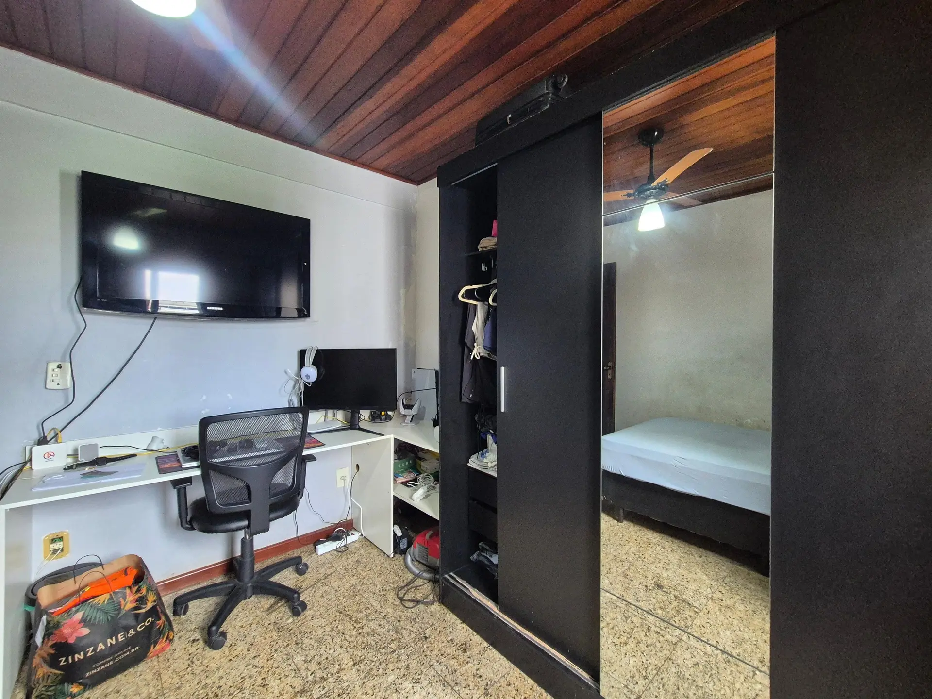 Home office in a 3-bedroom apartment, 135 m² — photo 9