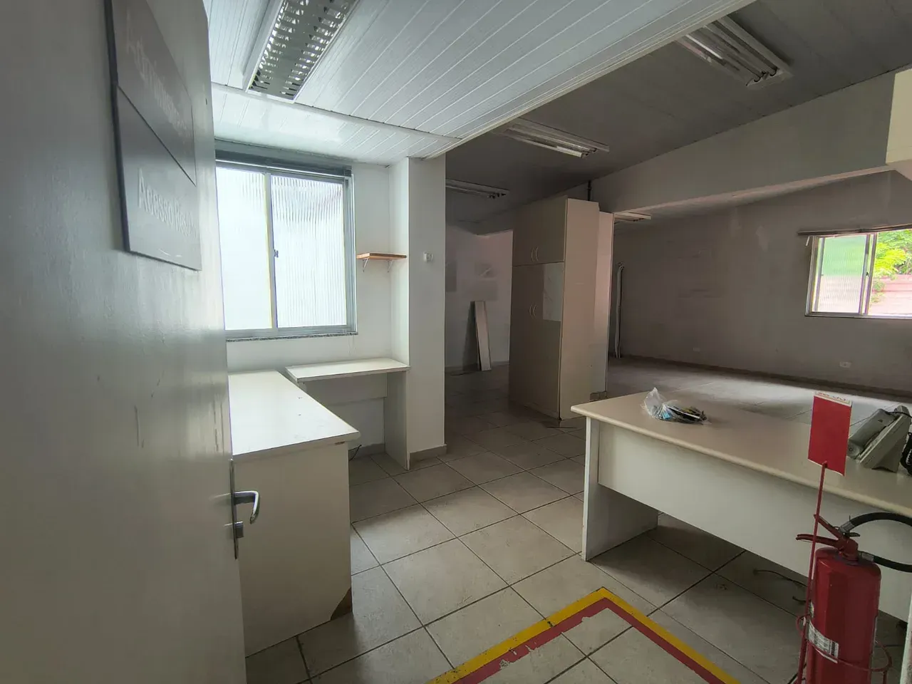 Unfurnished house with 5 bedrooms and 5 bathrooms, 352 m² — photo 5