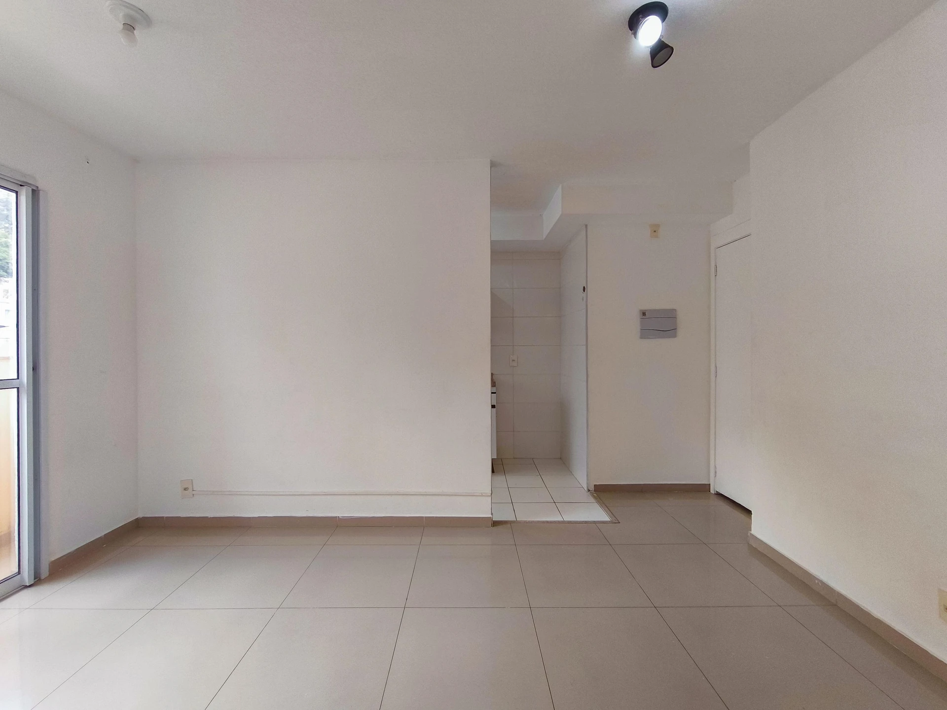 Apartamento de 2 quartos em condomínio com piscina — photo 43