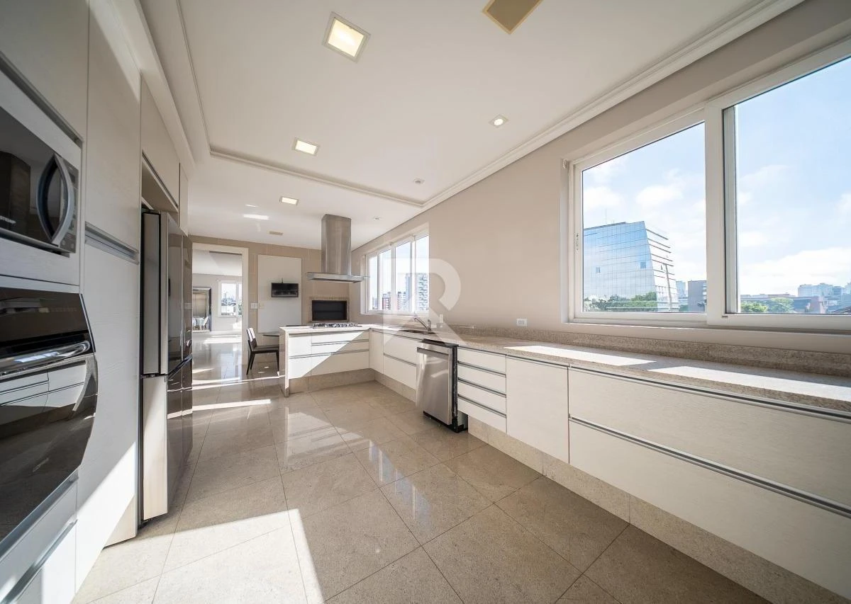 344 m² apartment with floor-to-ceiling windows and a bathtub — photo 25
