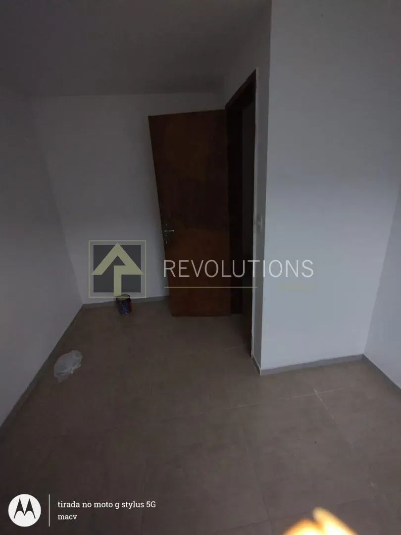 2-bedroom apartment with balcony and laundry area — photo 29