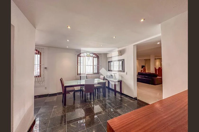Мебльований будинок з 3 спальнями та 810 м² — photo 26