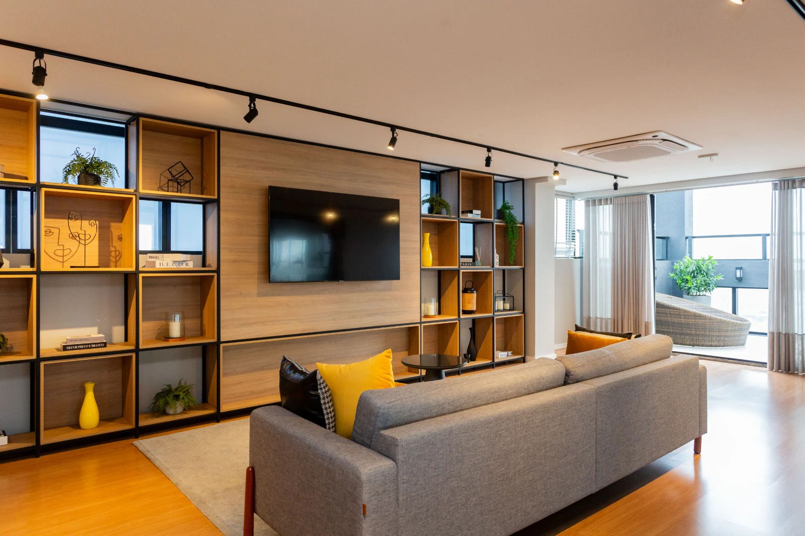 Furnished 36 m² studio with 1 bedroom and 1 bathroom — photo 10