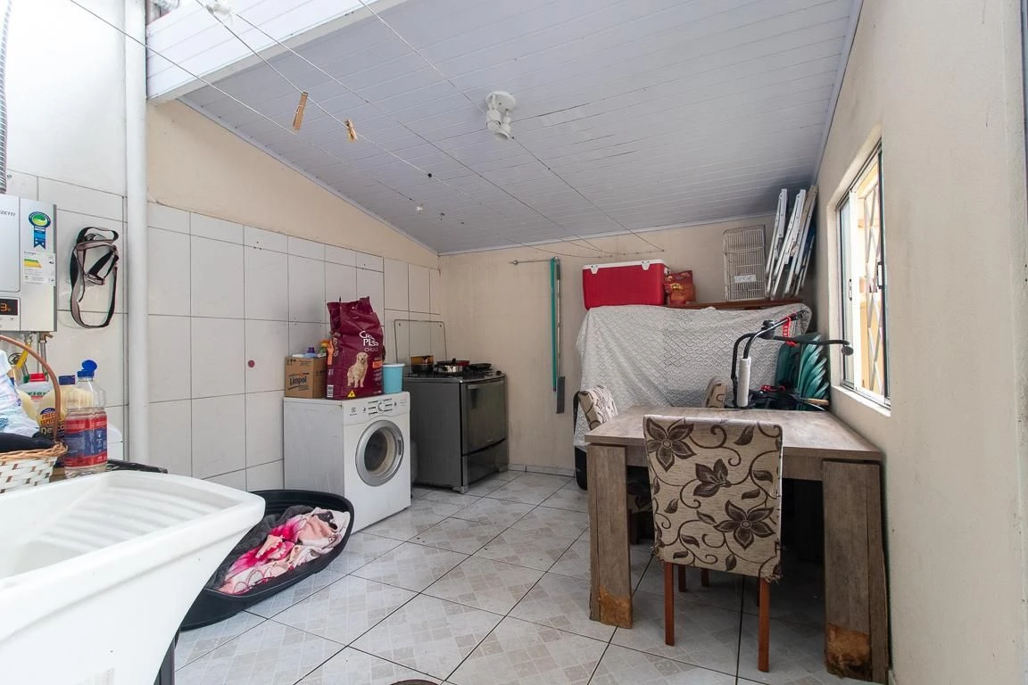 3-bedroom house with a bathtub in Curitiba — photo 34