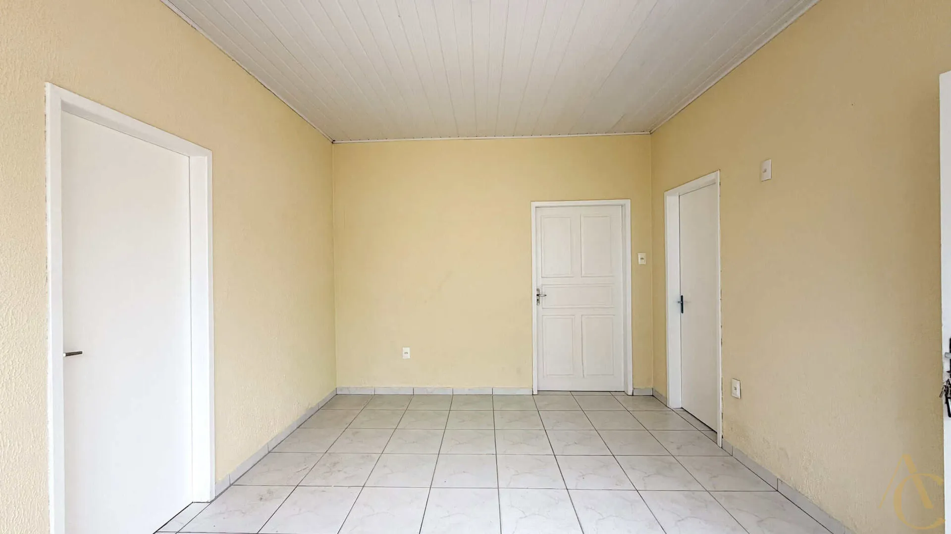 Casa residencial com 4 quartos e 1 banheiro, 263 m² — photo 24