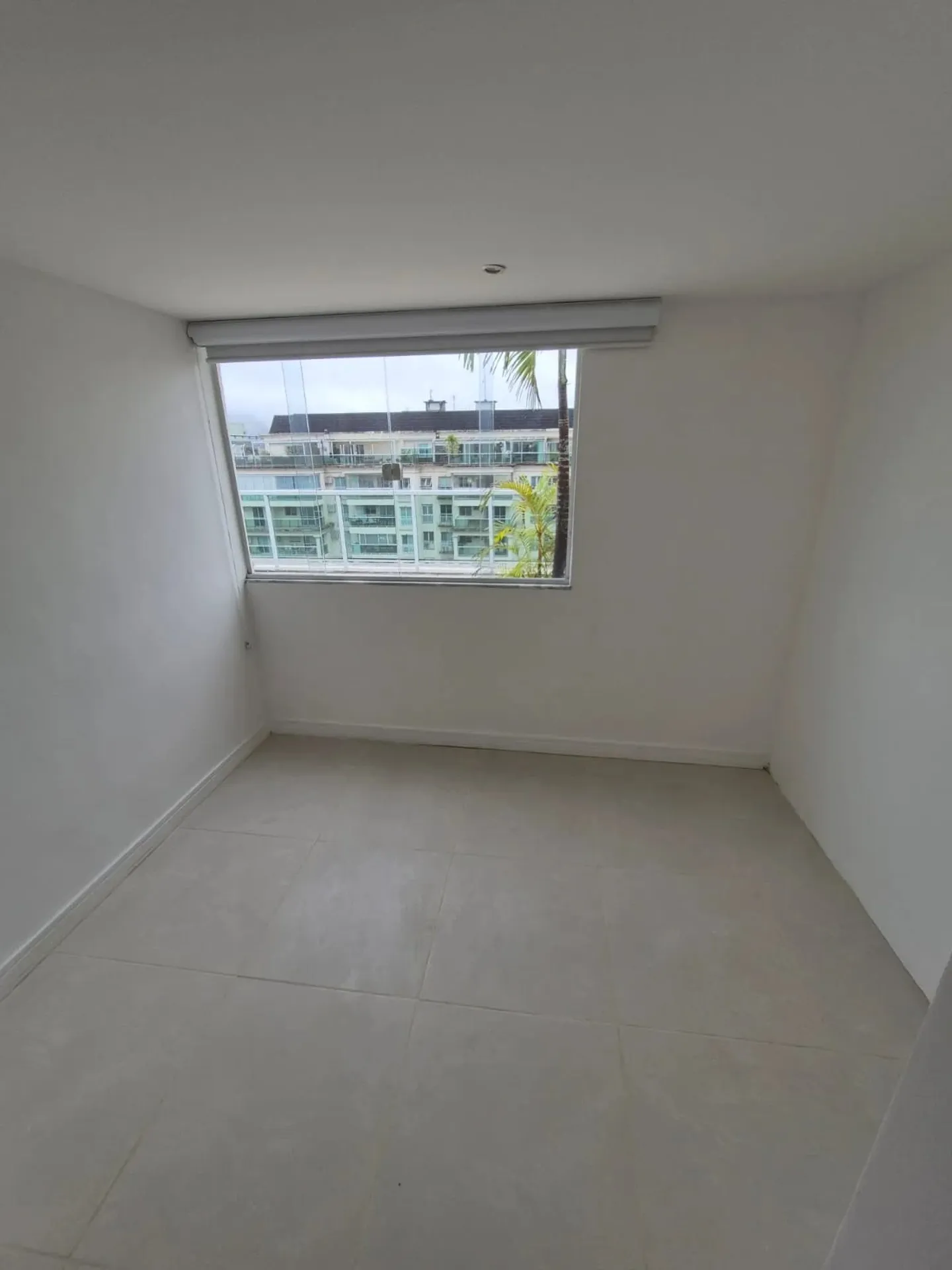 Apartment, 200 m², with floor-to-ceiling windows — photo 2