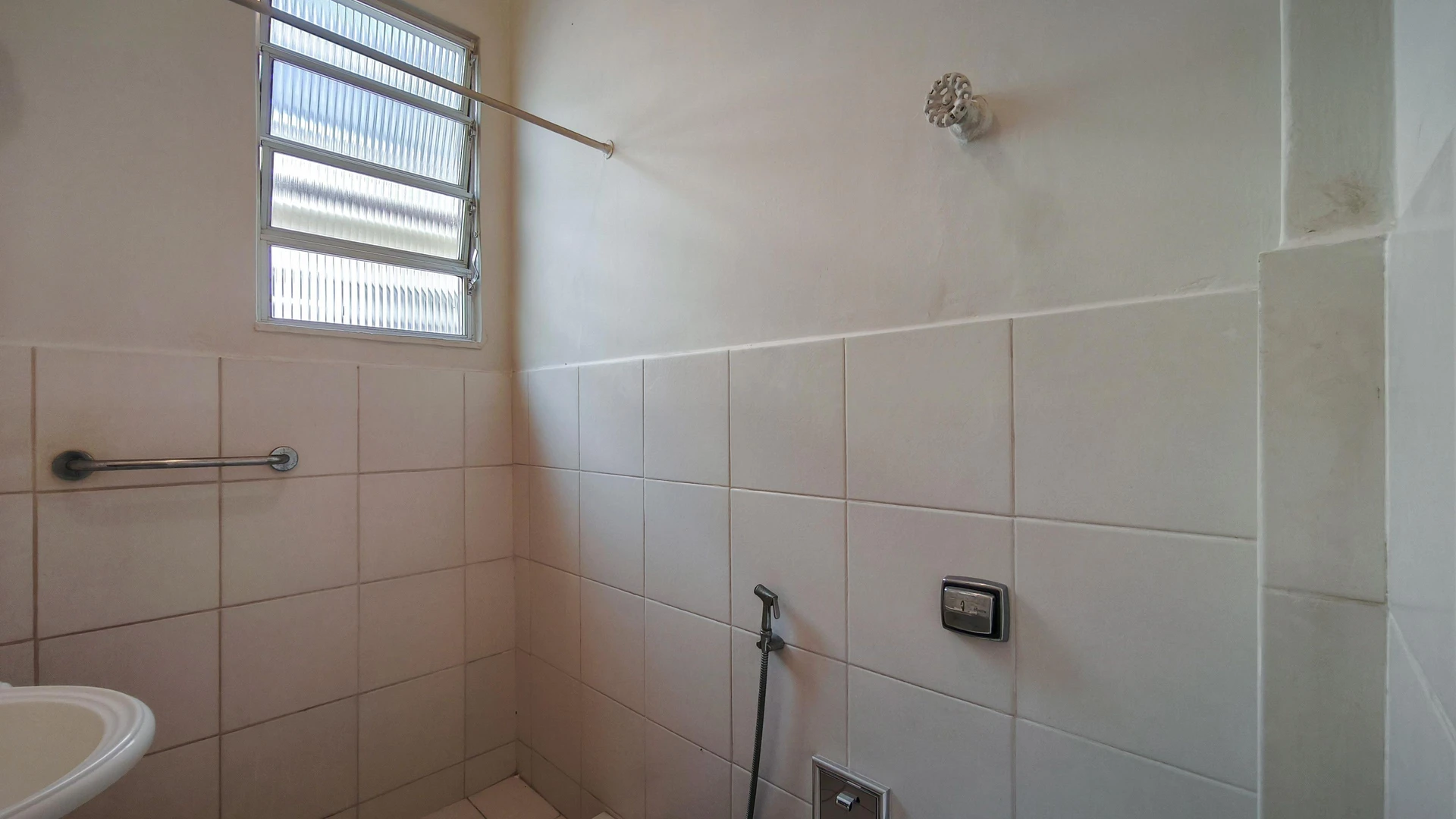 Деревянный пол или ламинат и 1 спальня: квартира 40 м² — photo 12