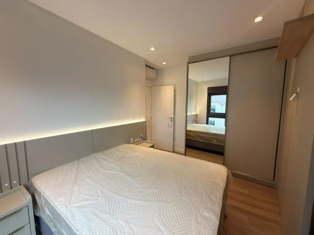 Apartment on the 5th floor with floor-to-ceiling windows — photo 3