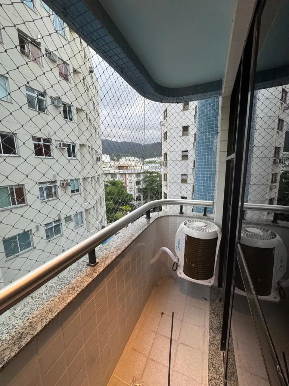 Rental apartment with 3 bedrooms and a glassed-in balcony — photo 6