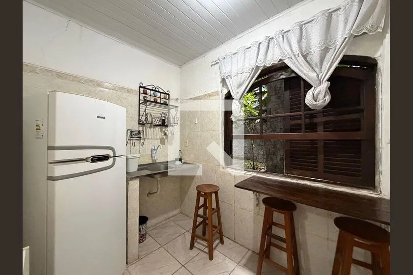 Studio mobiliado de 45 m² com varanda e cozinha fechada — photo 7