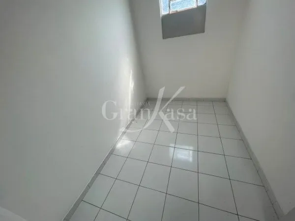 Unfurnished apartment with 2 bedrooms and a parking spot — photo 6