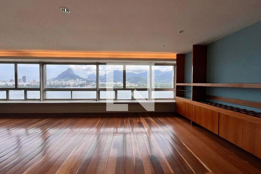 3-bedroom apartment with a water view in Rio de Janeiro — photo 3