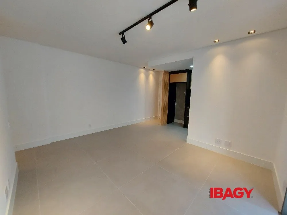 Apartamento de 2 dormitorios con balcón y parrilla — photo 23