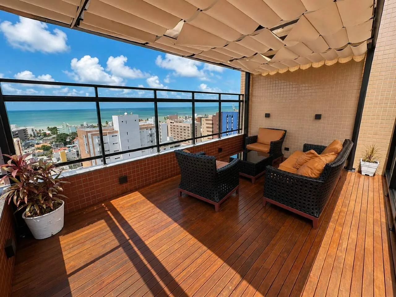 3-bedroom apartment with a water view in João Pessoa — photo 10