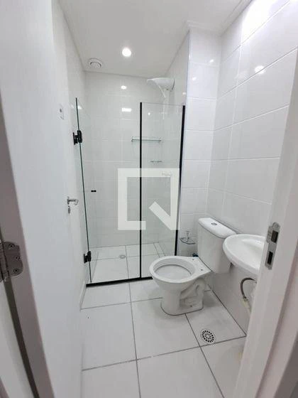 Apartamento de 2 quartos em condomínio com academia