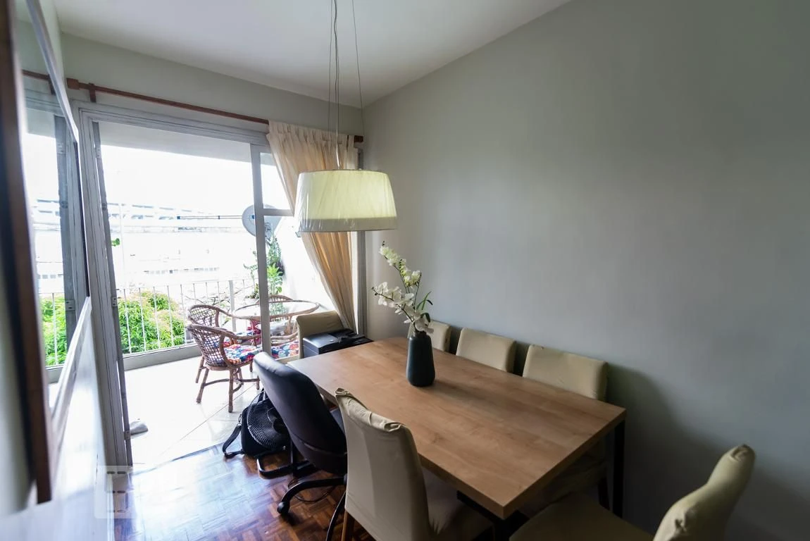 Furnished apartment, 78 m², with a glass-enclosed balcony — photo 12