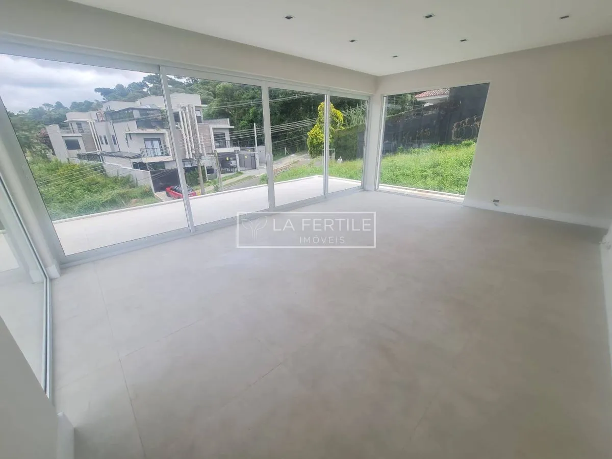 House with 3 bedrooms and floor-to-ceiling windows — photo 27
