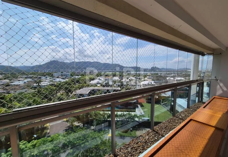 Apartment with 4 bedrooms and a glass balcony — photo 4