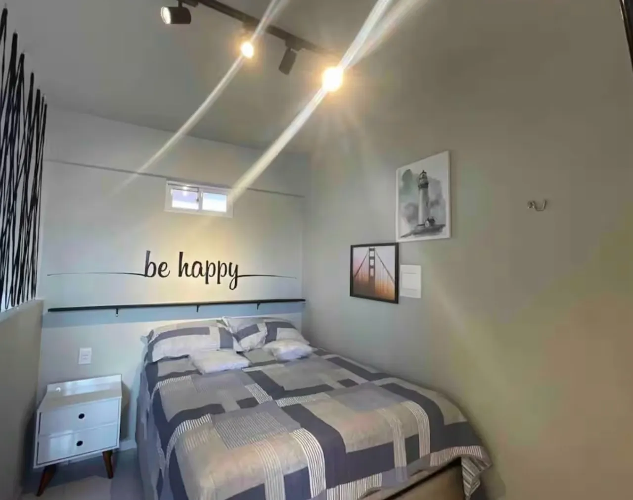 Furnished studio, 29 m², with a home office