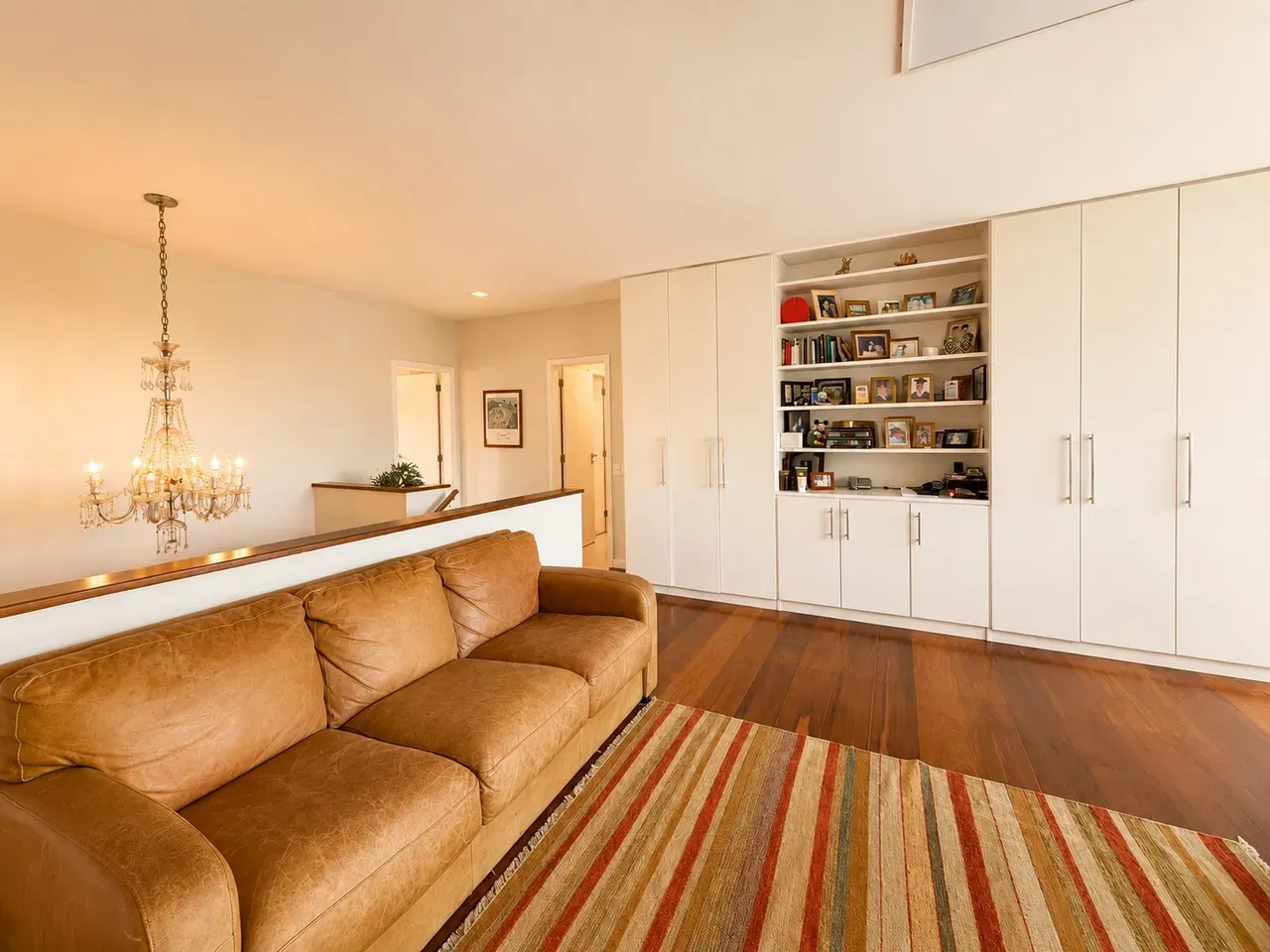 Furnished house with 5 bedrooms and open-plan kitchen — photo 17